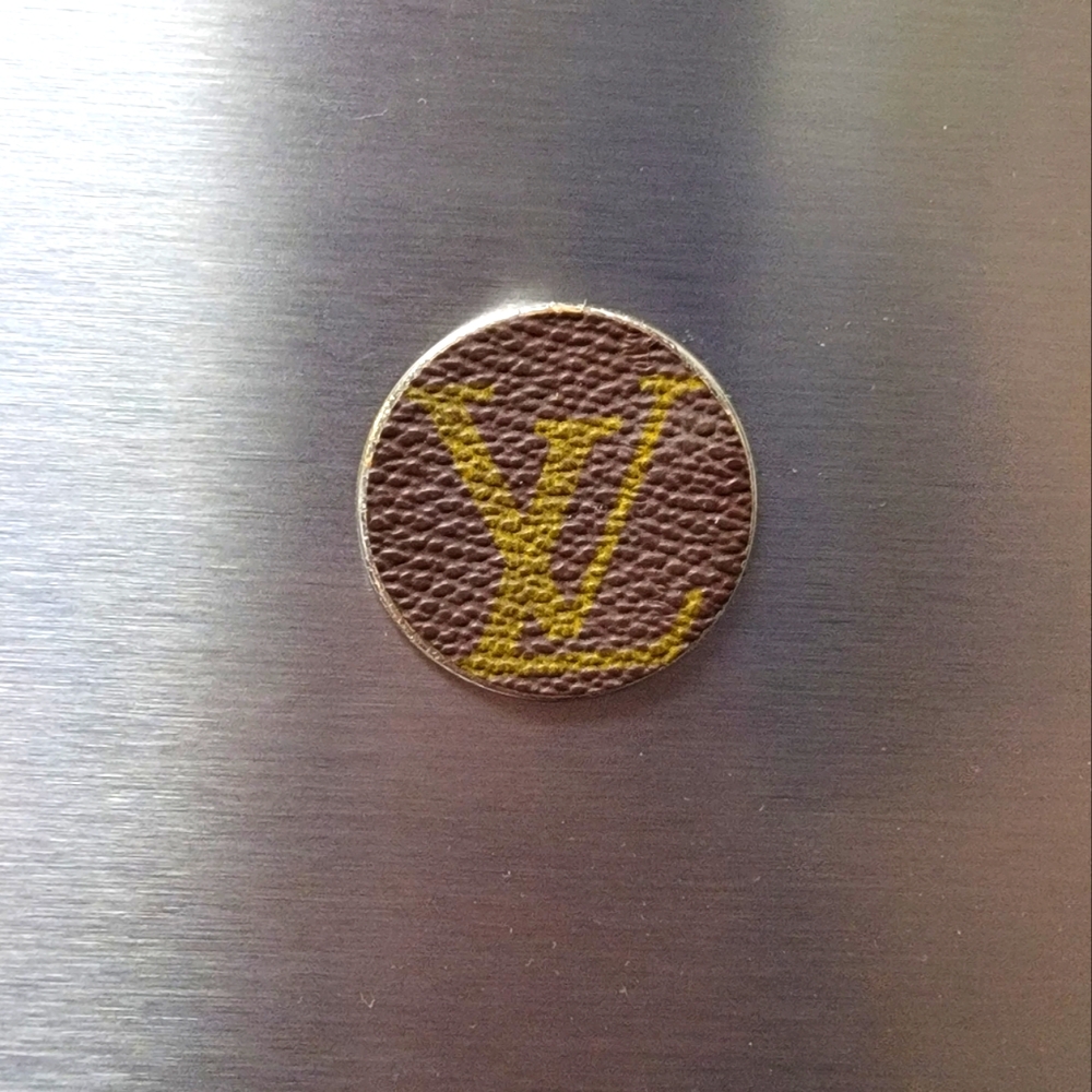 Magnet made with authentic canvas from authentic bag